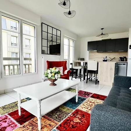 Des Arts Apartman *